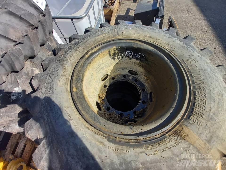 CAT M320F Ketjut, telat ja alustat