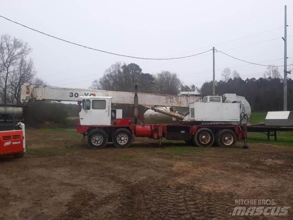 Bucyrus-Erie 30-XC Mobiilinosturit