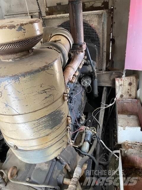 Manitowoc 3900 Tela-alustaiset nosturit