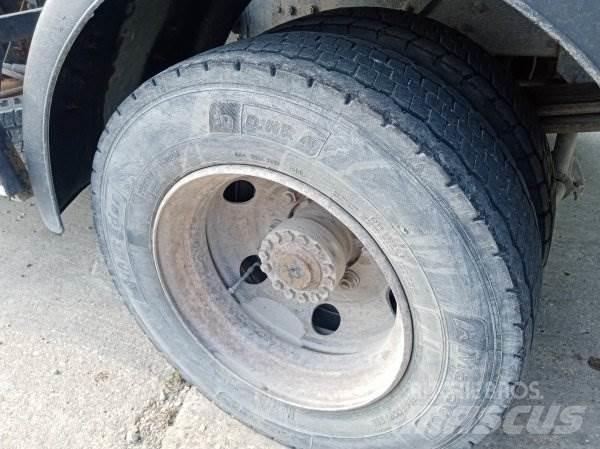Avia D90 Koukkulava kuorma-autot