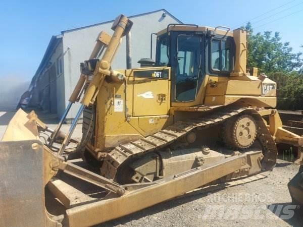 CAT D6T XL Telaketjupuskutraktorit