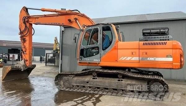 Doosan DX 255 LC Telakaivukoneet