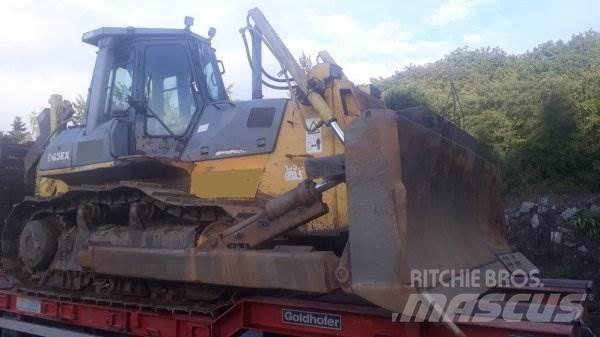 Komatsu D65 EX-12 Telaketjupuskutraktorit