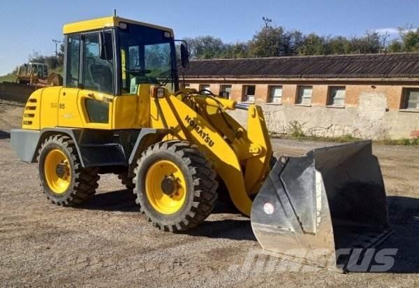 Komatsu WA 95 Pyöräkuormaajat