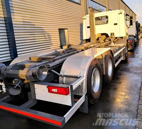 Scania P 360 Koukkulava kuorma-autot