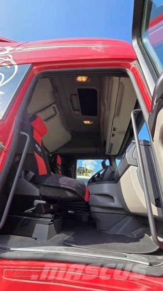 Scania S 450 Vetopöytäautot