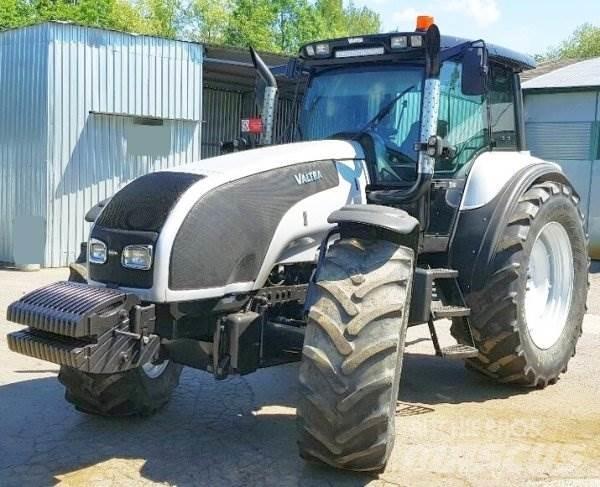 Valtra T190 Traktorit