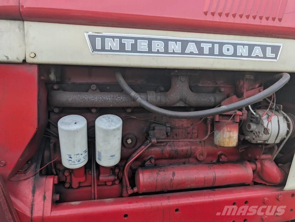 International 966 Traktorit
