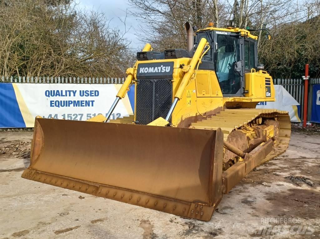 Komatsu D65PX-18 Telaketjupuskutraktorit
