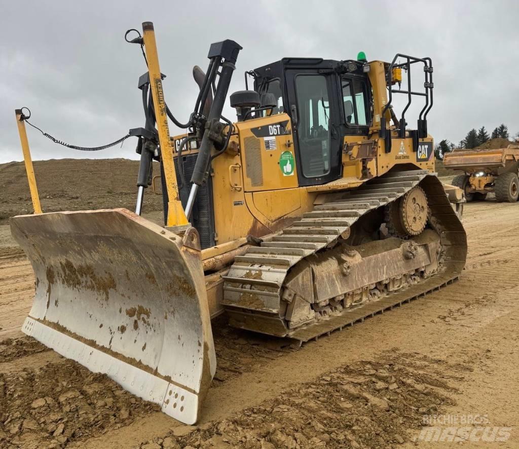 CAT D 6 T LGP Telaketjupuskutraktorit