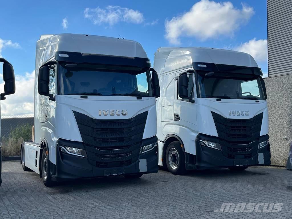 Iveco S-Way AS 440 Vetopöytäautot