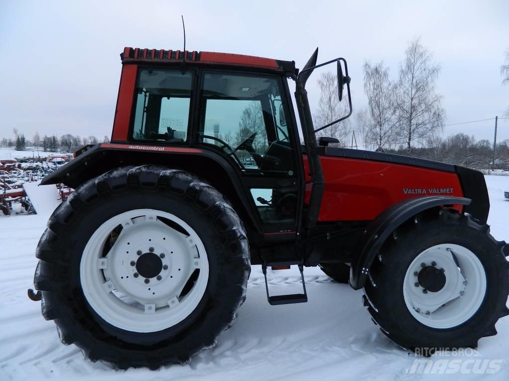 Valtra 8150 Traktorit