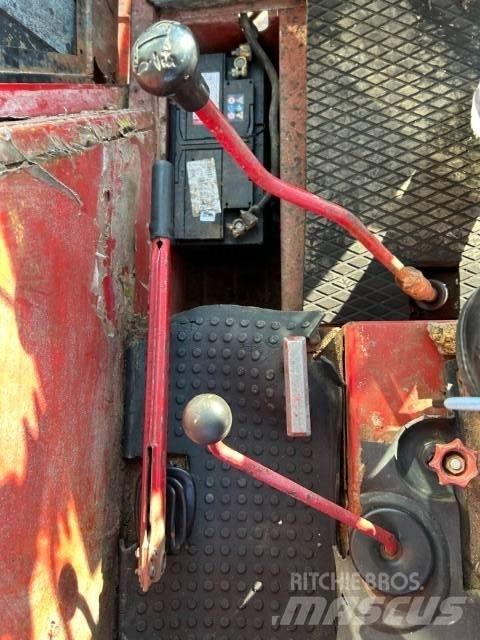 International 955-A Traktorit