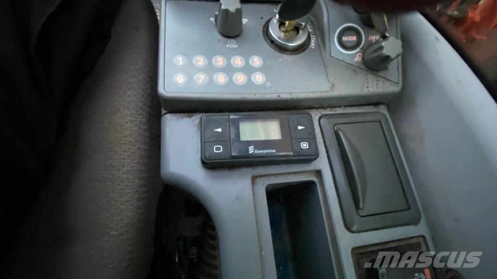 Hitachi ZX 210 LC-6 Telakaivukoneet