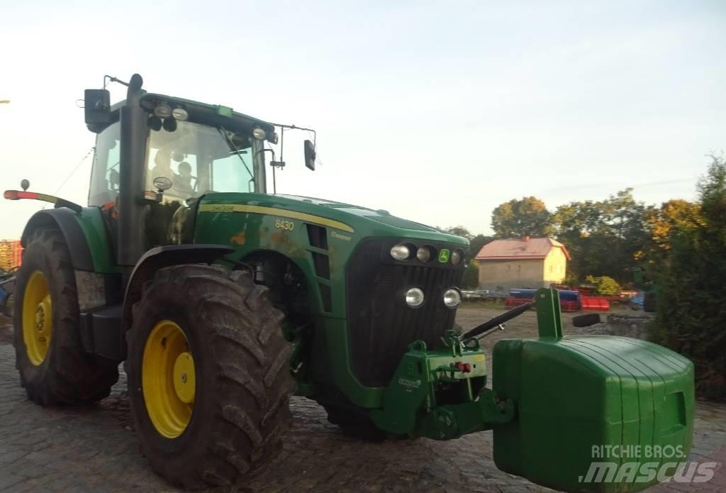 John Deere 8430 Traktorit
