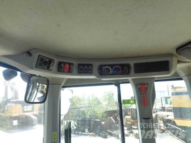 CAT 930M Pyöräkuormaajat