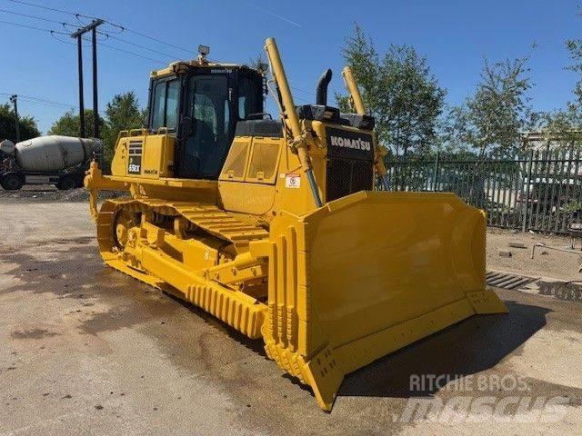Komatsu D65EX-18 Telaketjupuskutraktorit