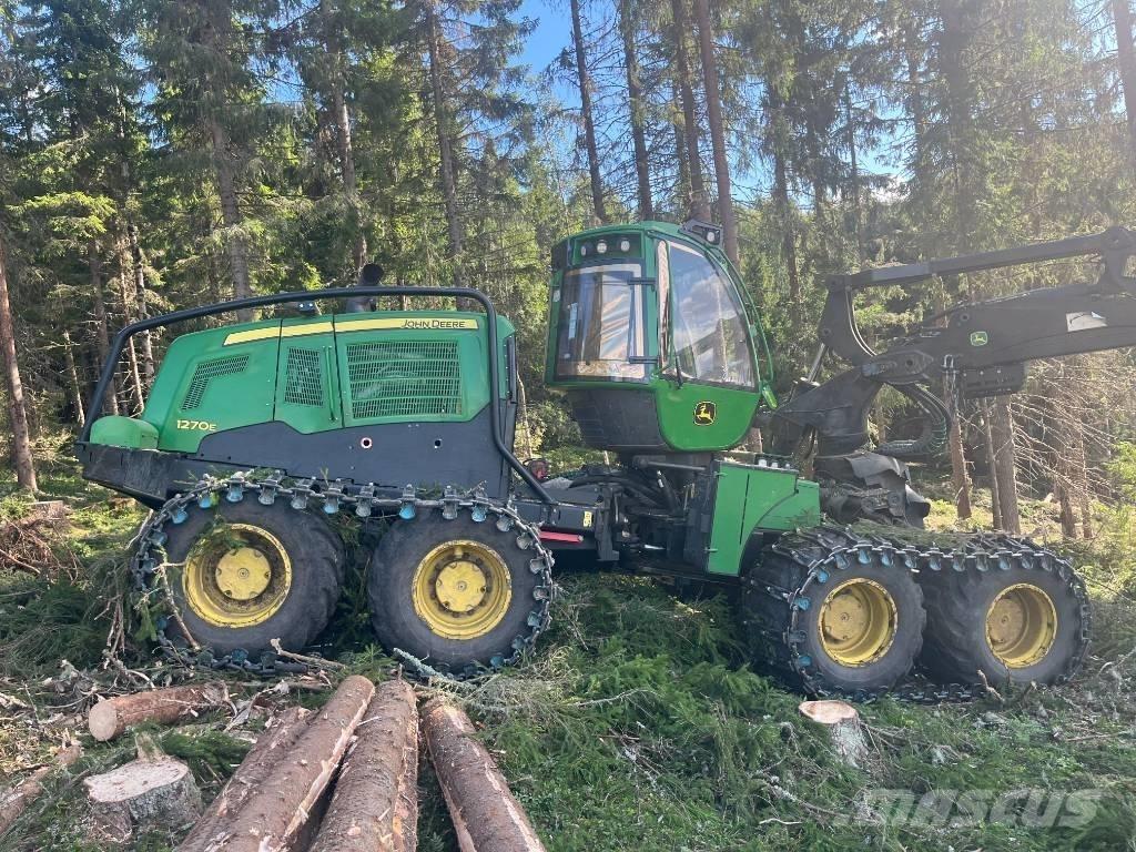 John Deere 1270 E Harvesterit