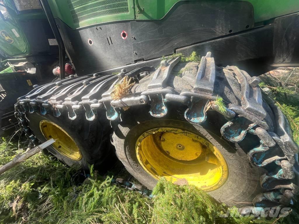 John Deere 1270 E Harvesterit