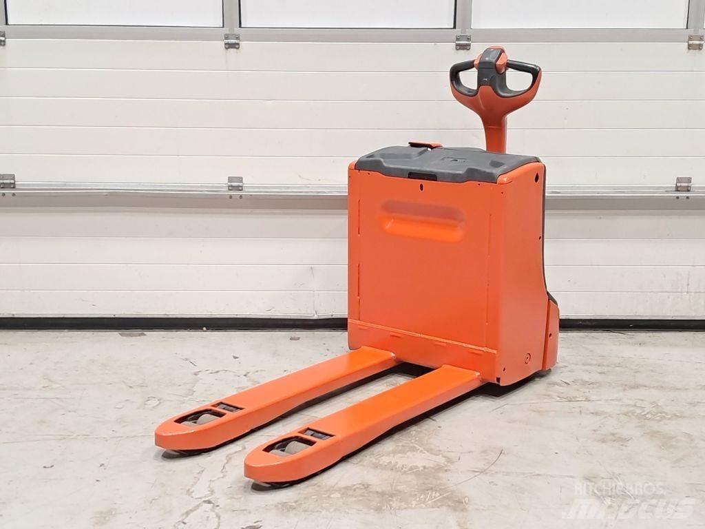 Linde T16 Lavansiirtotrukit