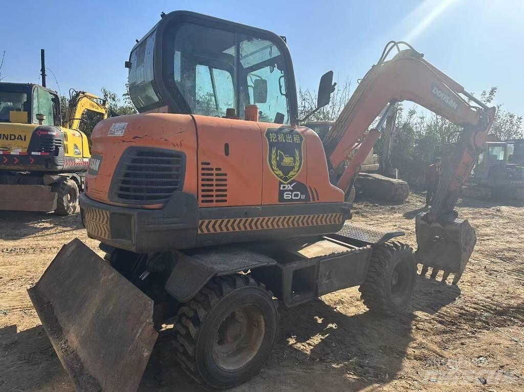 Doosan DX60W Minikaivukoneet < 7t