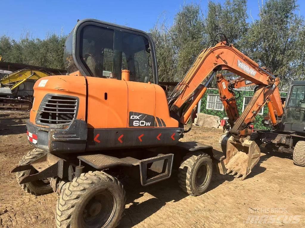 Doosan DX60W Minikaivukoneet < 7t