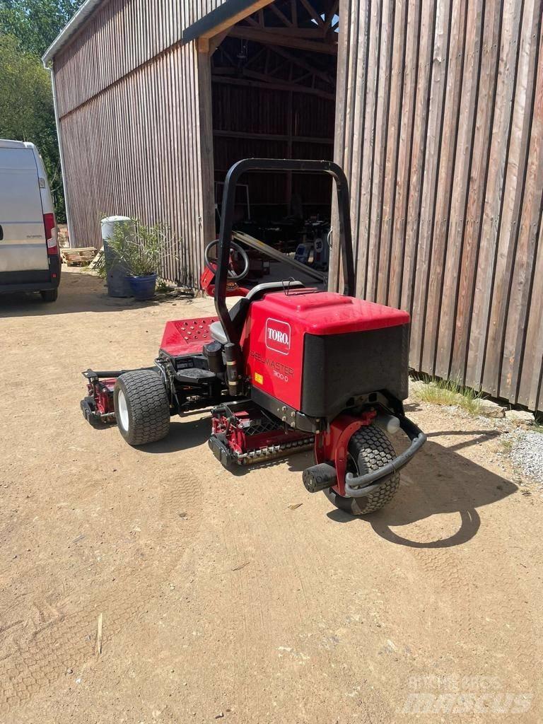 Toro 3100-D Reuna-alueiden ja karheikkojen leikkurit