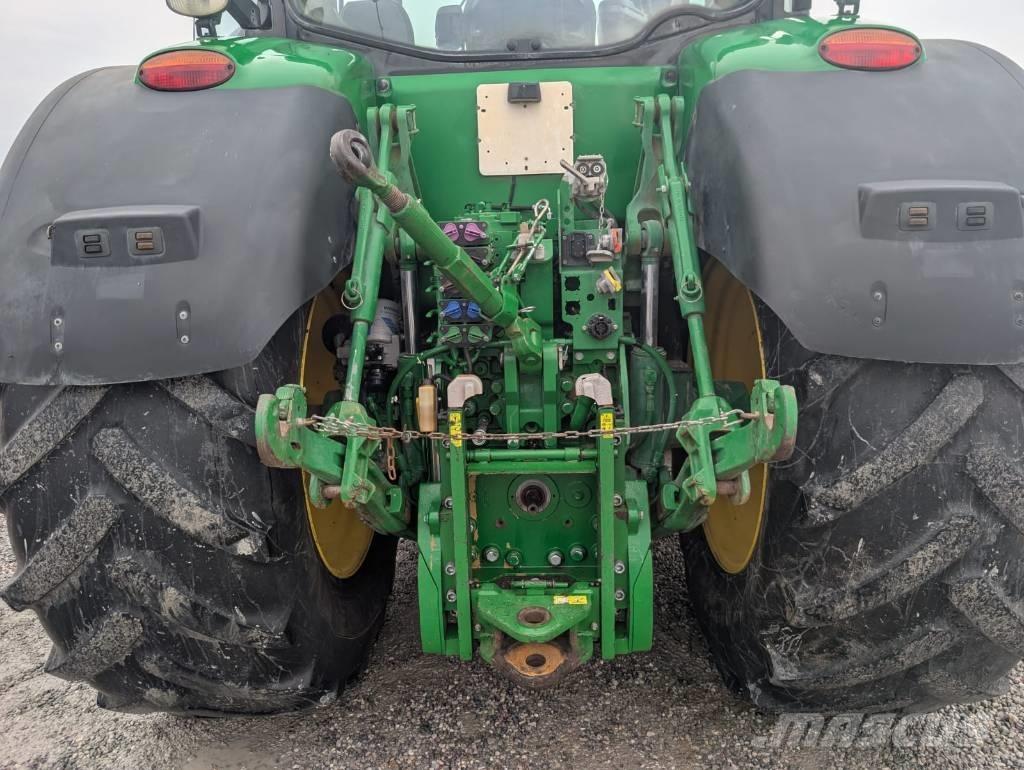 John Deere 7230 R Traktorit
