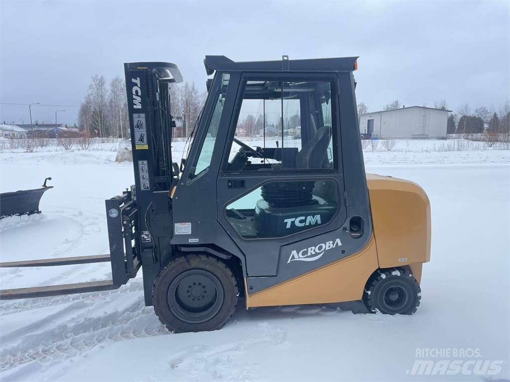 TCM FA 30D ACROBA Dieseltrukit