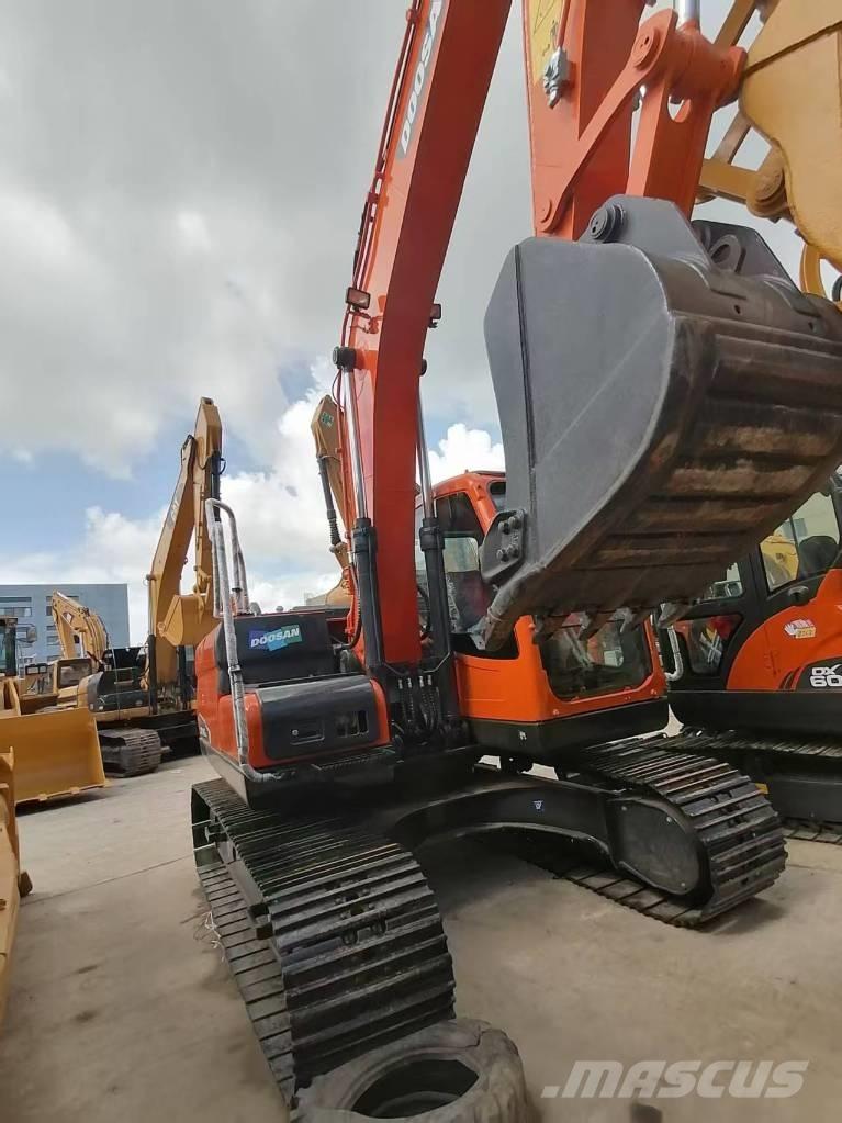 Doosan DX 140 Telakaivukoneet