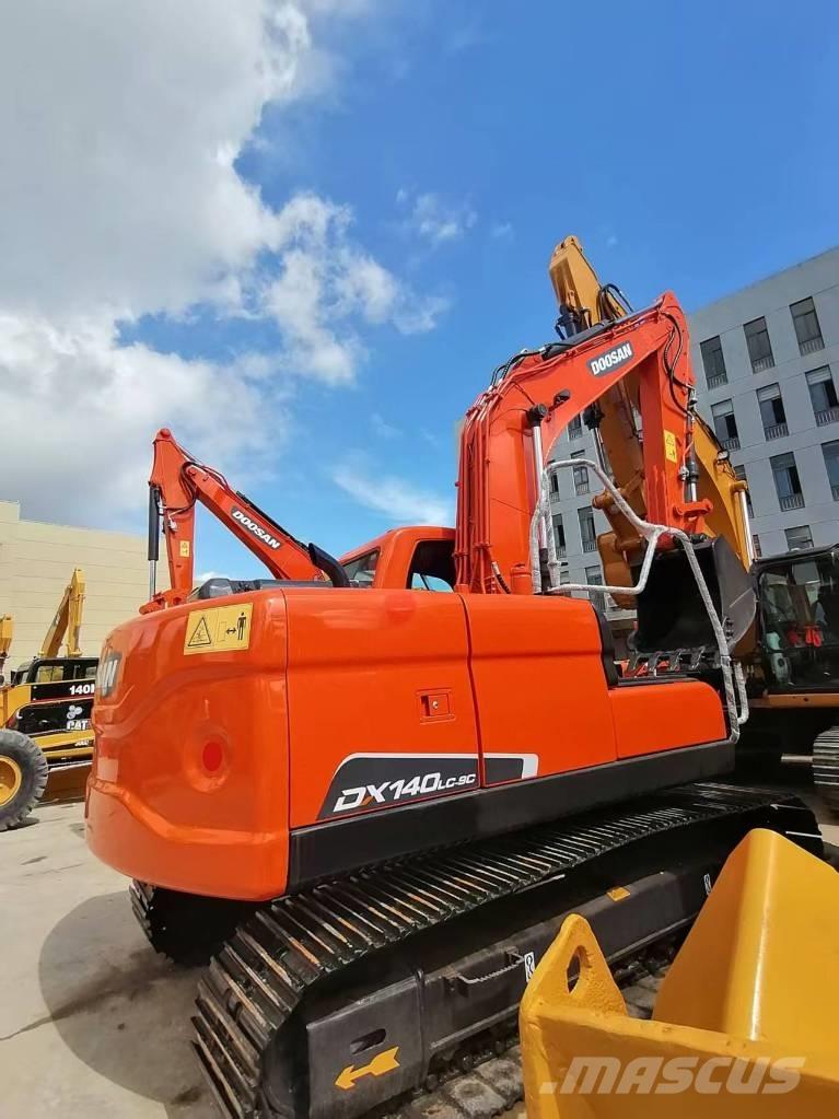 Doosan DX 140 Telakaivukoneet