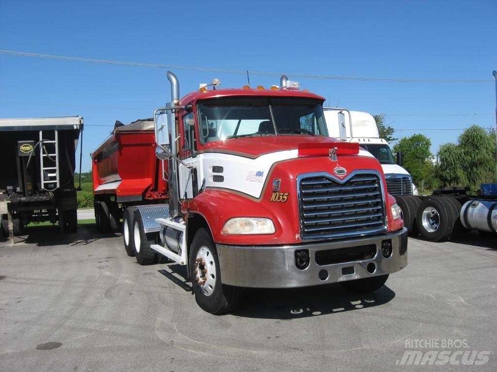 Mack CXN 613 Vetopöytäautot
