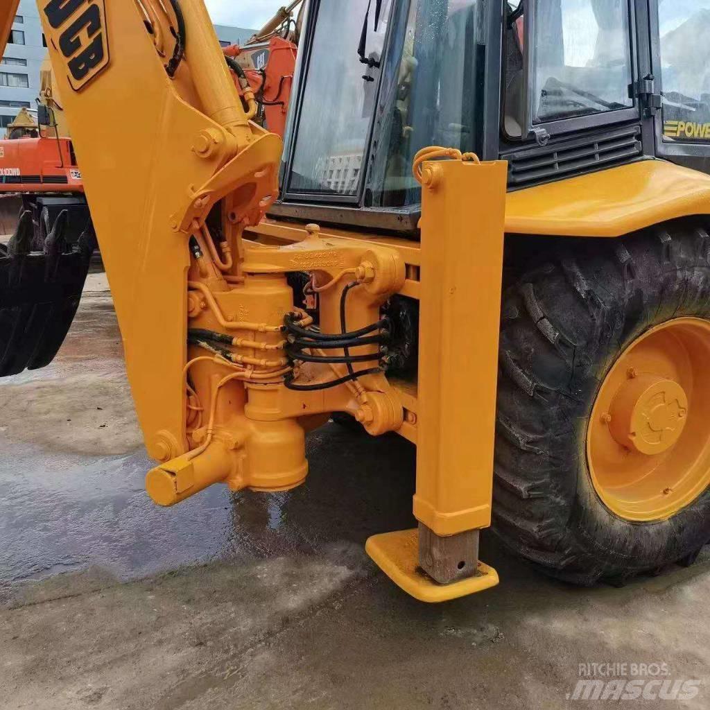 JCB 4 CX Kaivurikuormaajat