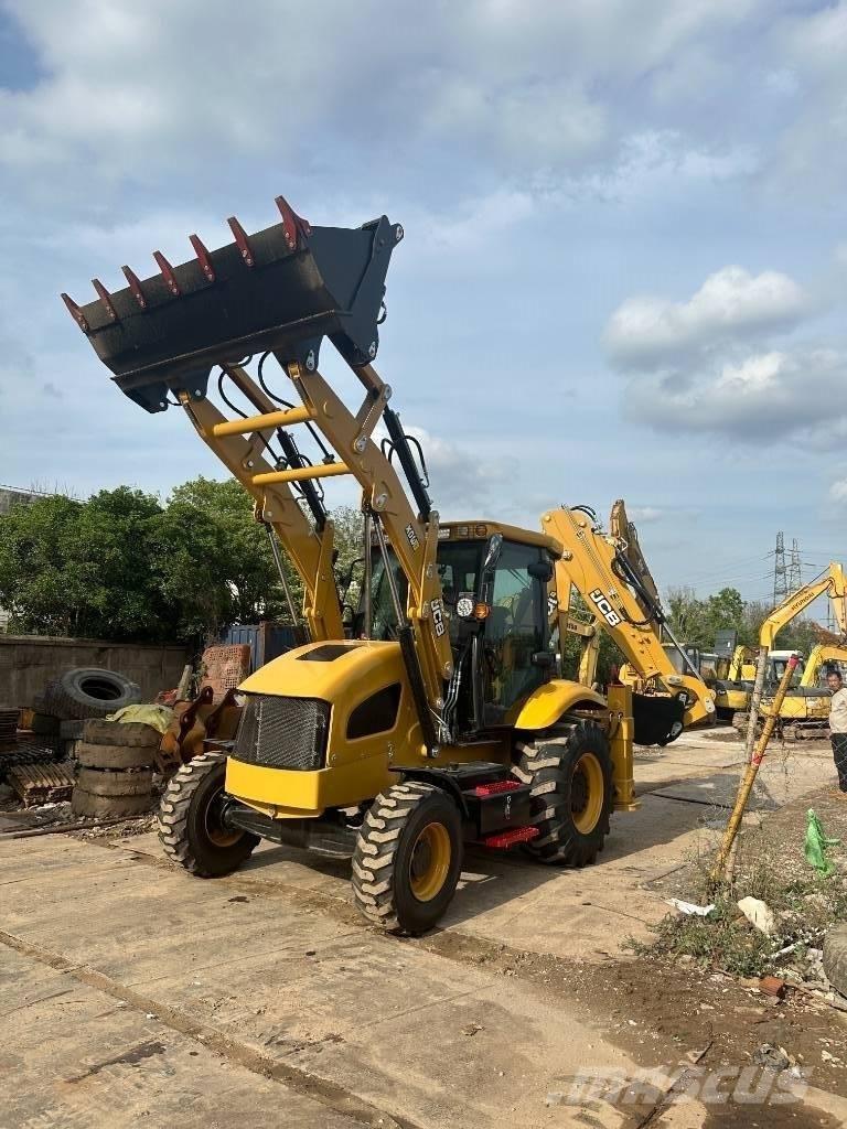 JCB 3 CX Kaivurikuormaajat