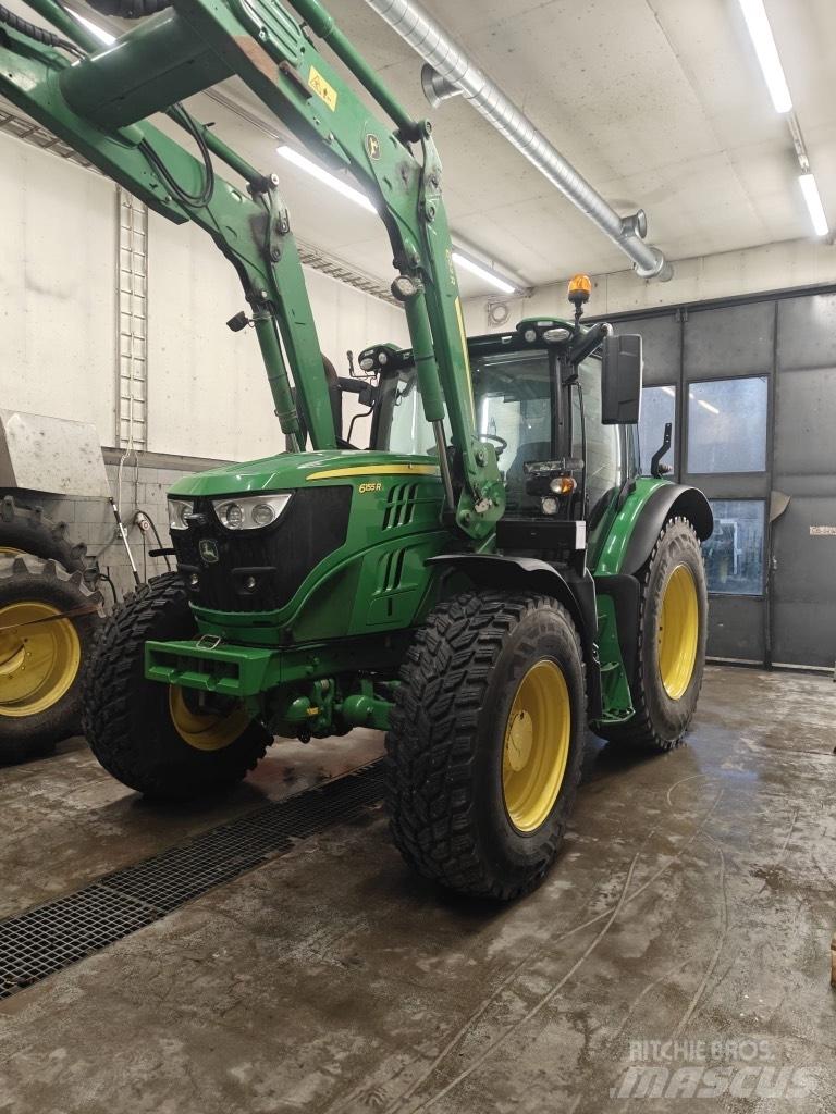 John Deere 6155 R Traktorit