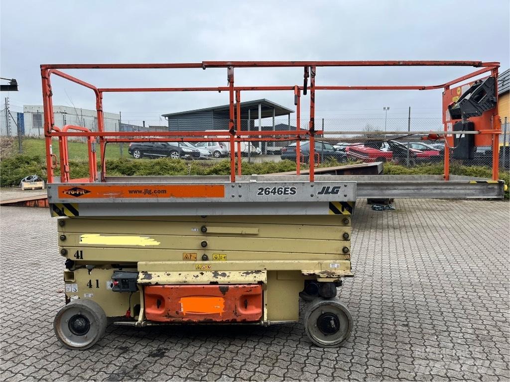 JLG 2646 ES Saksilavat