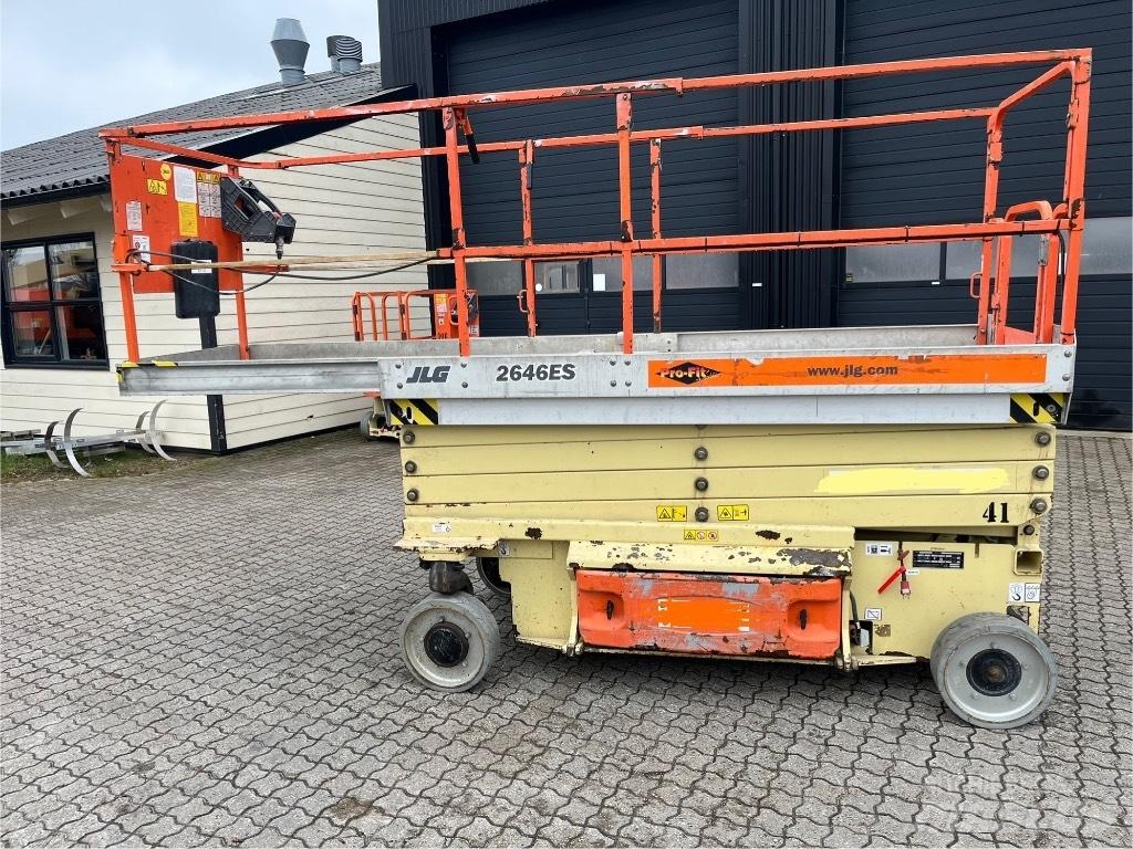 JLG 2646 ES Saksilavat