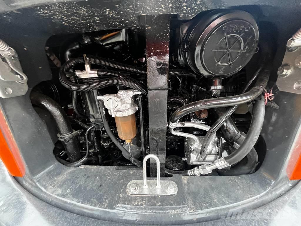 Hitachi ZX 50 U Minikaivukoneet < 7t