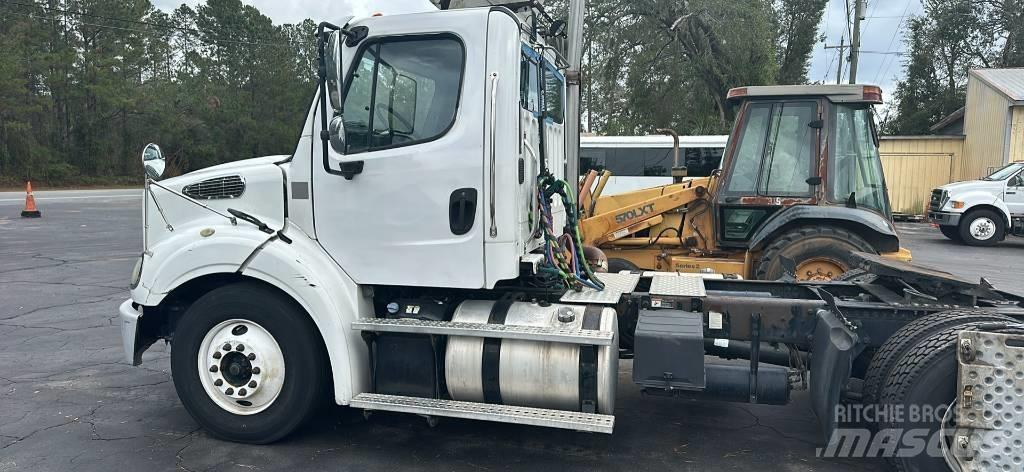 Freightliner M2 112 Vetopöytäautot