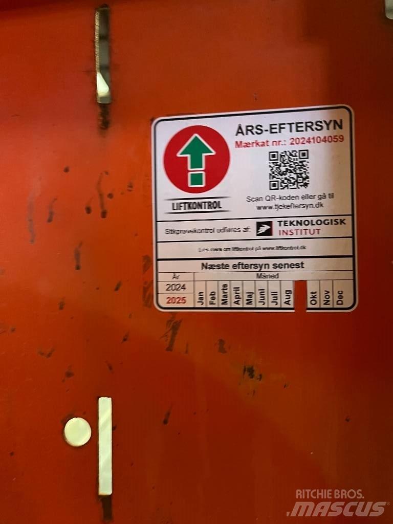 JLG 2646 ES Saksilavat