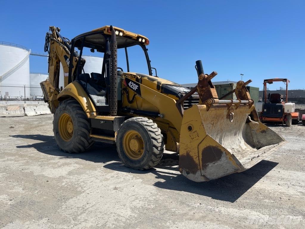 CAT 420 F Kaivurikuormaajat