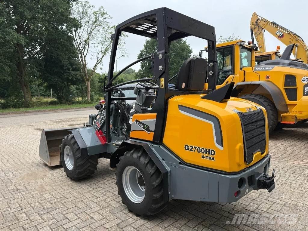 GiANT G2700 Pyöräkuormaajat