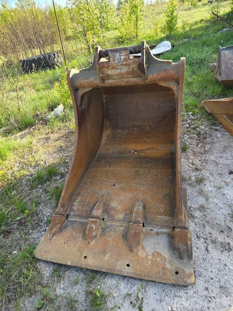 CAT 318 Pyöräkaivukoneet