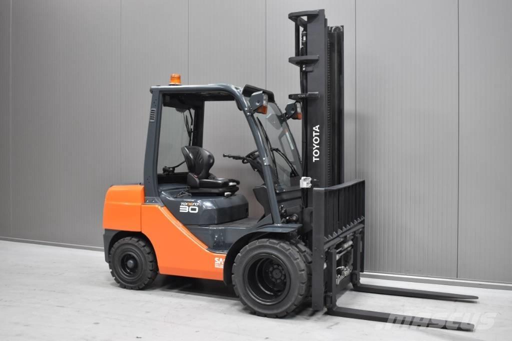 Toyota 02-8FDF30 Dieseltrukit