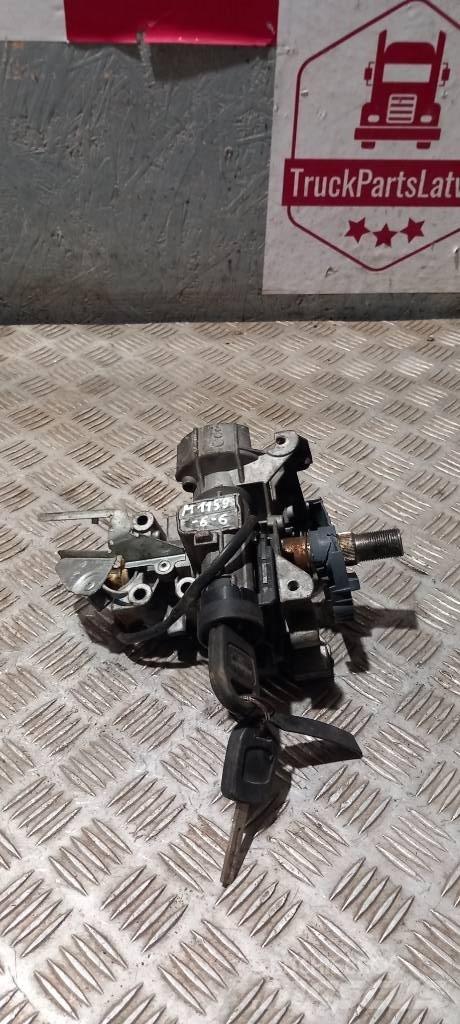 MAN TGX    81255016035 Ohjaamot ja sisustat