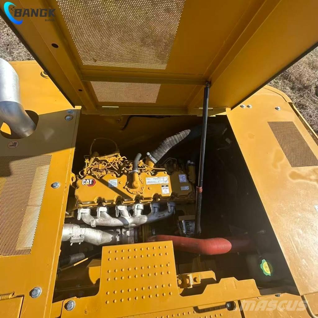 CAT 323 Telakaivukoneet