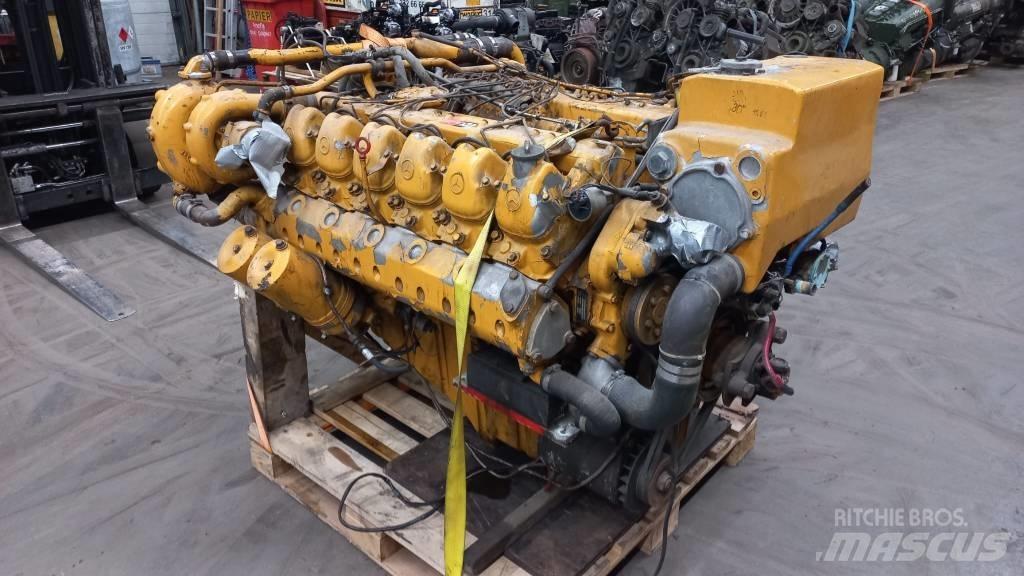 Mercedes-Benz OM404A Moottorit