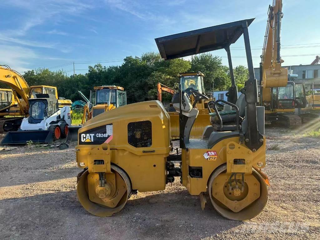 CAT CB 24 B Tandemjyrät