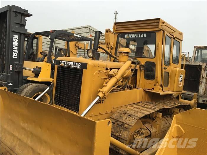 CAT D 6 D Telaketjupuskutraktorit