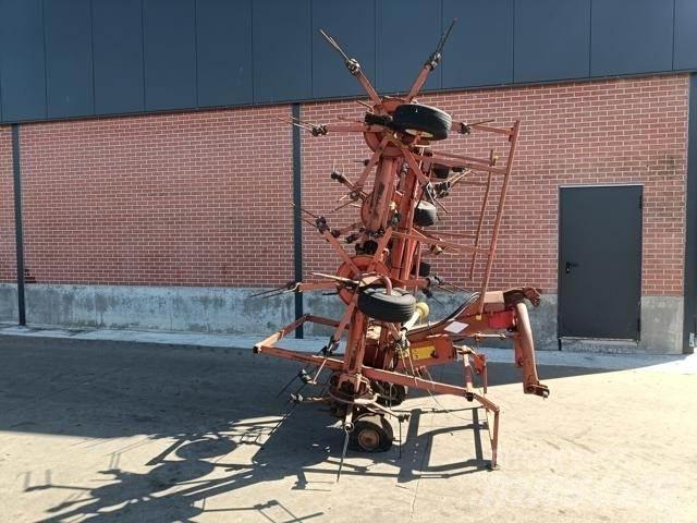 Kuhn GF8501 MH Pöyhimet ja haravat